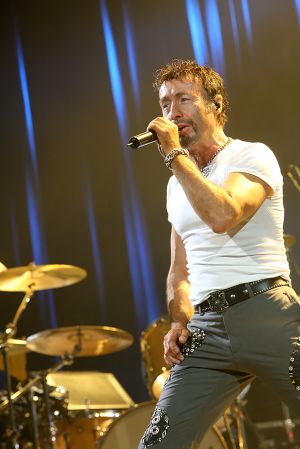 Queen w Paul Rodgers at the Coliseum Apr13-06 203.jpg